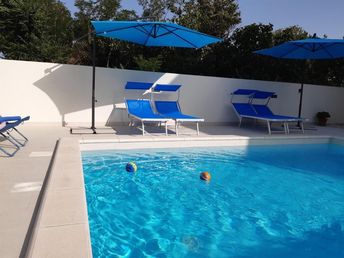 Villa Bianca - Apartment With Private Pool Privlaka  Exterior foto